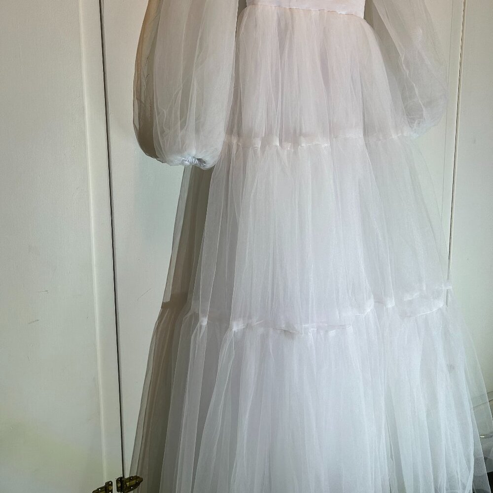 New Tulle Wedding Gown - Picture 7 of 14
